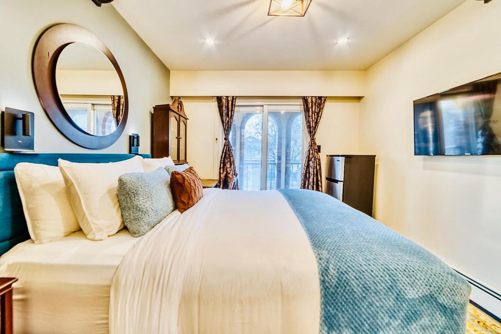 Neocolonial Nouveau Kensington Vacation Home Ванкувер Екстер'єр фото