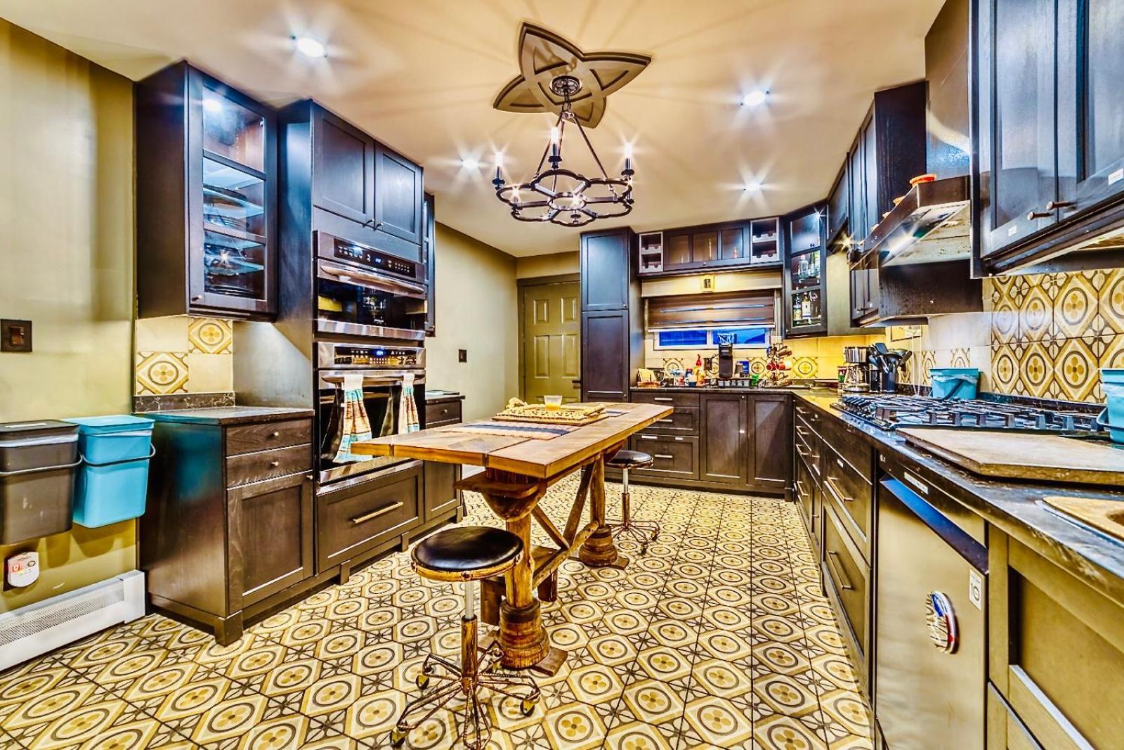 Neocolonial Nouveau Kensington Vacation Home Ванкувер Екстер'єр фото